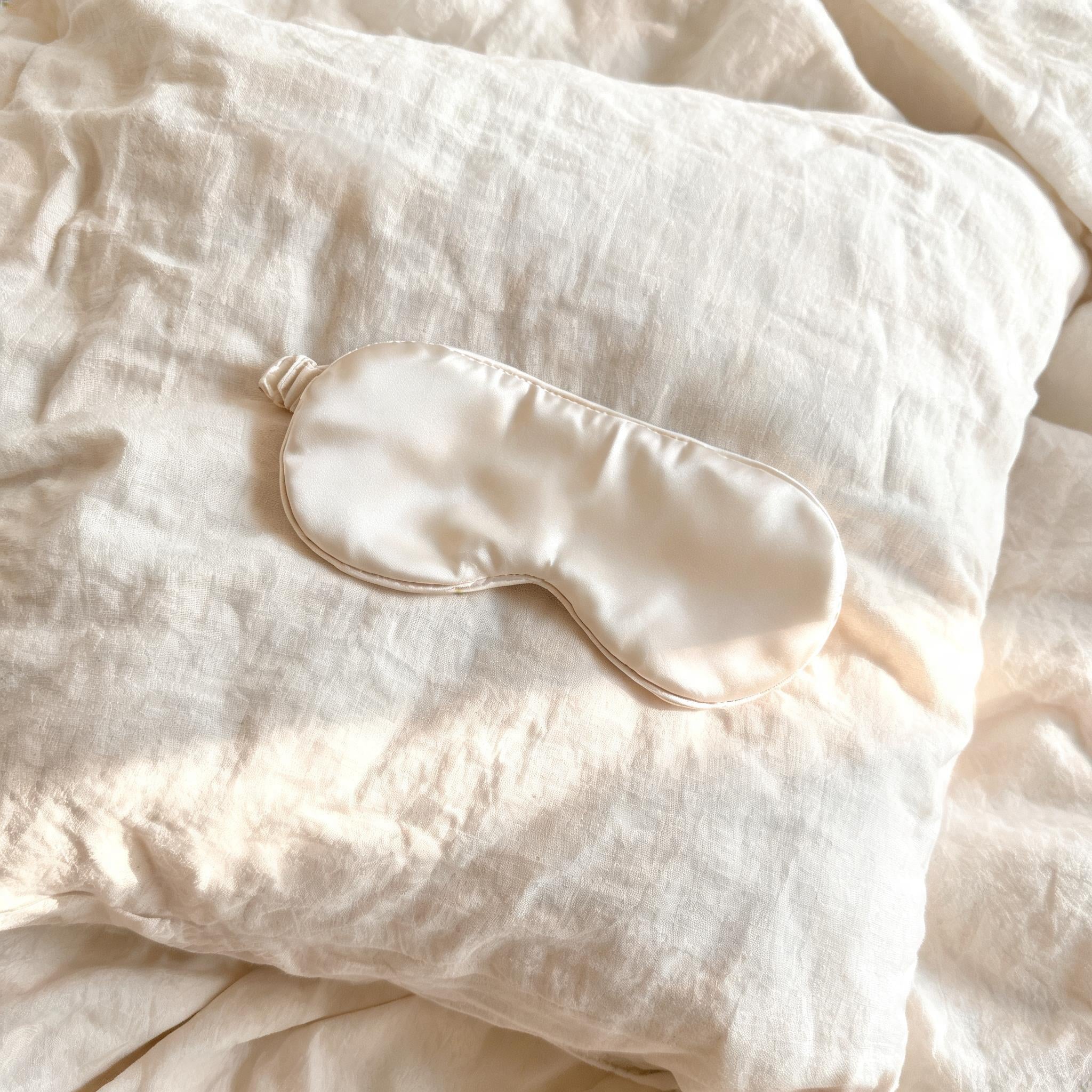 Choosing the Right Sleep Mask: Silk, Memory Foam or Cooling Gel